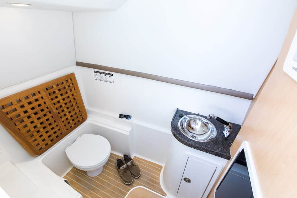 325DC Dual Console Boat